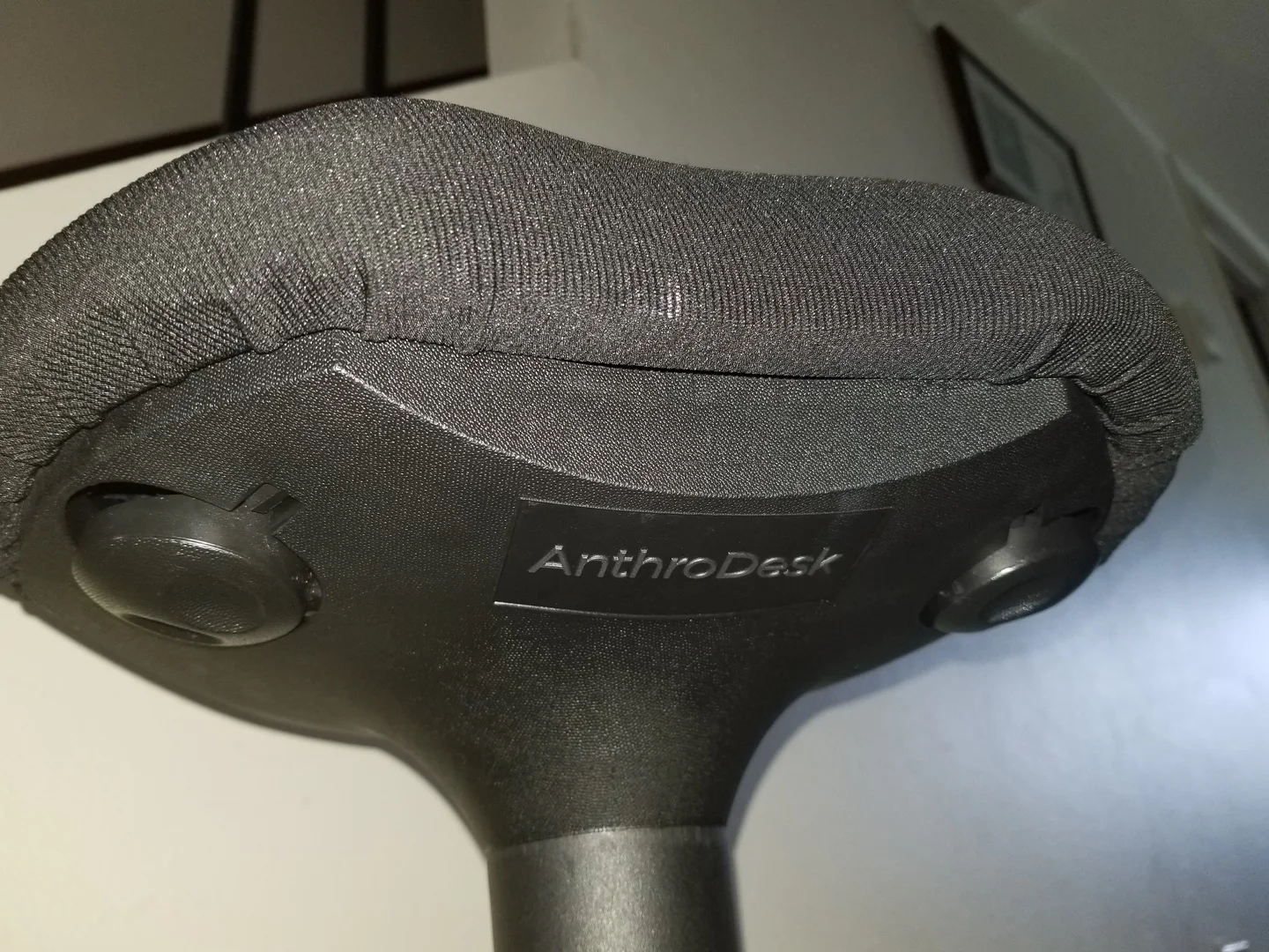 Aeron chair online wobble